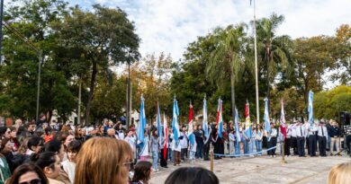 Armstrong: 25 de Mayo en celeste y blanco